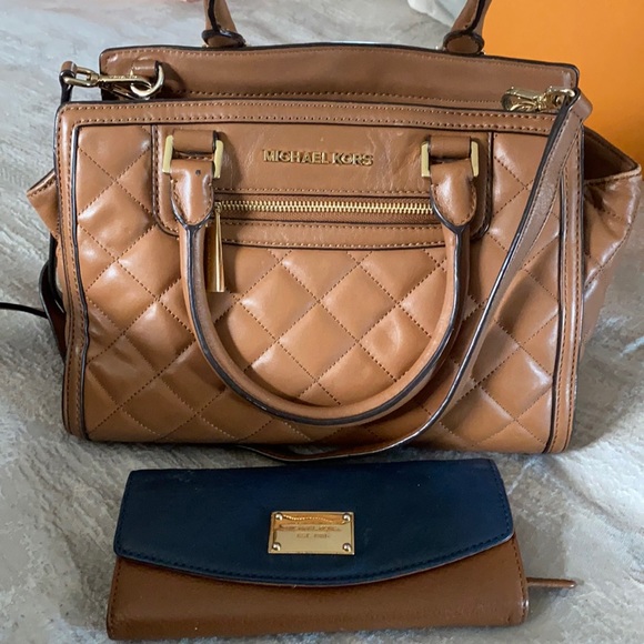 Small satchel with wallet - Picture 1 of 1